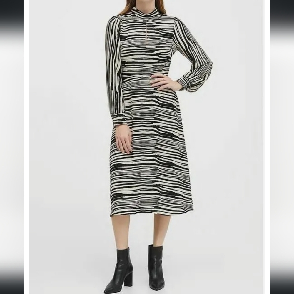 Banana Republic Black White Zebra Print Mock Neck- Midi Dress 4 Petit